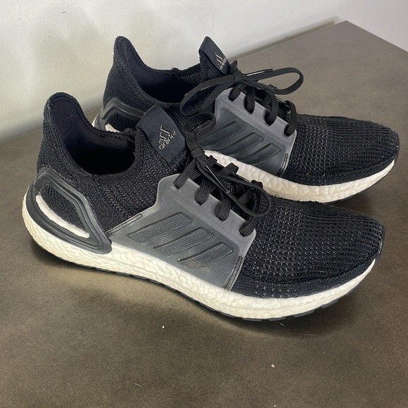 Adidas Womens ULTRABOOST 19 ‘Core Black’ size 10 #G54014 - Picture 3 of 10